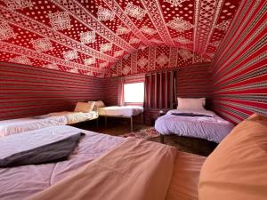 Postel nebo postele na pokoji v ubytování Luxury diamond camp
