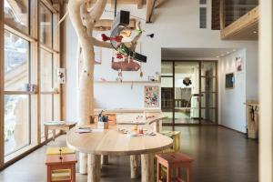Kuchyň nebo kuchyňský kout v ubytování Adler Spa Resort Dolomiti