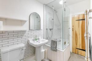 Bilik mandi di 3 Bed in Cressbrook oc-b32600 +16 gambar