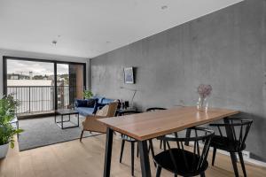 Χώρος καθιστικού στο Nordic modern apartment with sea view