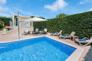Πισίνα στο ή κοντά στο Villa Anabel
