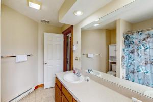 Ένα μπάνιο στο Northridge 181 +14 φωτογραφίες