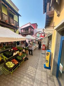 Supermarket nebo jiné obchody v  apartmánu nebo okolí