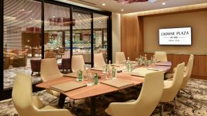 a conference room with a long table and chairs at Crowne Plaza Florya Istanbul by IHG in Istanbul