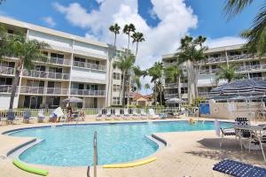 Swimmingpoolen hos eller tæt på Isla Del Sol Bahia Vista 418