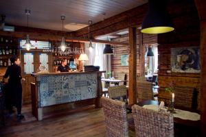 Lounge nebo bar v ubytování Pilsberģu krogs