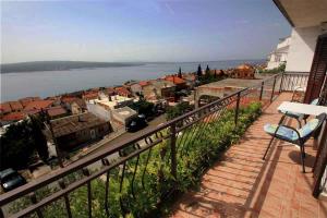 Balkón alebo terasa v ubytovaní Three-Bedroom Apartment in Crikvenica XII