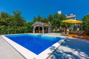 Fotografie z fotogalerie ubytování Holiday home in Jadranovo 39402 v destinaci Jadranovo