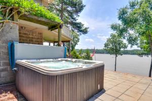 Φωτογραφία από το άλμπουμ του Boat Dock Access Clarks Hill Lake Hideaway! σε Elberton