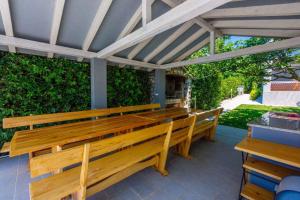 Fotografie z fotogalerie ubytování Holiday home in Jadranovo 39402 v destinaci Jadranovo