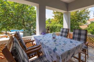 Fotografie z fotogalerie ubytování Holiday home in Jadranovo 39402 v destinaci Jadranovo