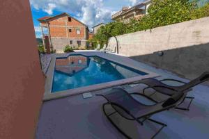 Bazén v ubytování Apartments in Novi Vinodolski 39369 nebo v jeho okolí