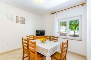 Fotografia z galérie ubytovania Apartment in Crikvenica 14212 v destinácii Crikvenica