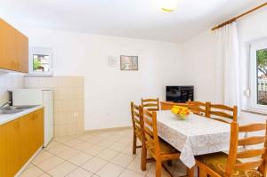 Fotografia z galérie ubytovania Apartment in Crikvenica 14212 v destinácii Crikvenica