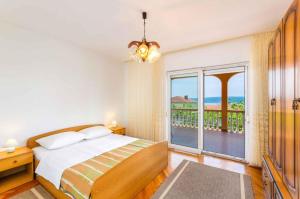 Fotografia z galérie ubytovania Apartment in Crikvenica 14212 v destinácii Crikvenica