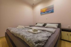 Postel nebo postele na pokoji v ubytování Apartment in Novi Vinodolski 39444