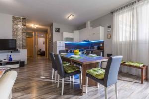 Kuchyň nebo kuchyňský kout v ubytování Apartment in Novi Vinodolski 39444