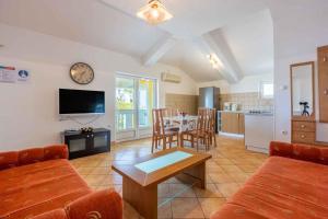 Kuchyňa alebo kuchynka v ubytovaní Studio in Crikvenica 43206