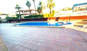 Bazén v ubytování CUNIT PLaYA nebo v jeho okolí