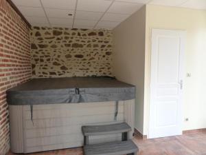 Fotografia z galérie ubytovania Maison de campagne avec SPA, jeux et espace bien-être, idéale pour familles et groupes jusqu'à 8 pers. - FR-1-489-442 v destinácii Cressanges
