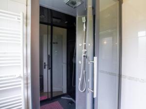 Koupelna v ubytování Maison moderne à Trélissac, 2 chambres, jardin clos, Wi-Fi, à 5 km de Périgueux - FR-1-616-74 + 12 fotografií