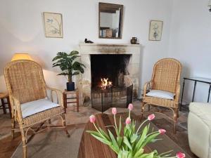 Gallery image of Maison de charme avec jardin clos près des vignobles - FR-1-381-262 in Parçay-sur-Vienne +20 photos