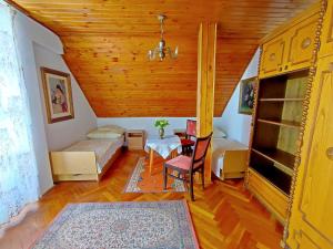 Posezení v ubytování Delden Apartman + 1 fotografie