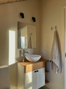 Ένα μπάνιο στο Danish Design House Near Møn's Best Beach