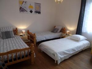 Gallery image of Maison contemporaine rénovée avec jardin et terrasse à Vaumas - FR-1-489-160 in Vaumas