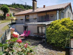 Κήπος έξω από το Gîte paisible avec vue sur montagnes bourbonnaises, animaux acceptés - FR-1-489-470 +7 φωτογραφίες