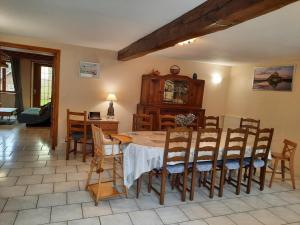 Fotografie z fotogalerie ubytování Maison XIXe siècle, animaux acceptés, Wifi, jardin privé - FR-1-497-99 v destinaci Saint-Bômer-les-Forges