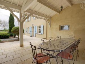Gambar di galeri bagi Belle maison de campagne avec piscine, 4 chambres, jardin et terrasse près de Montbrison - FR-1-496-48 di Chalain-le-Comtal
