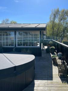 Gallery image of Beach House With Spa In Bratten in Jerup