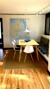 Φωτογραφία από το άλμπουμ του Architect-Designed 60S House Near Smidstrup Beach σε Gilleleje