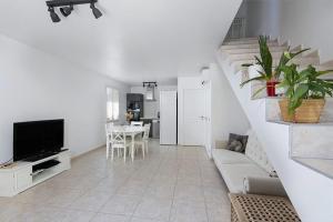 Μια τηλεόραση ή/και κέντρο ψυχαγωγίας στο Villa proche d'Avignon