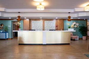 Vstupní hala nebo recepce v ubytování Inn of Naples, Tapestry Collection by Hilton + 29 fotografií