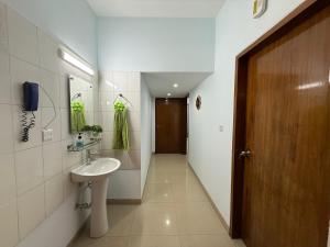 Koupelna v ubytování Apartment in Uttara, Sector 10, Dhaka 3 BR, 3 Bath