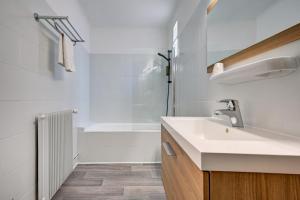 Koupelna v ubytování Logis Hôtel La Bastide d'Entraigues