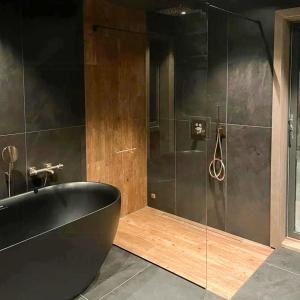 Koupelna v ubytování Luxurious Family Cabin By The Ski Trails