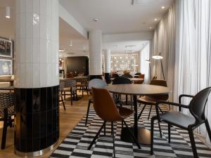 ibis Styles Tallinn的休息区