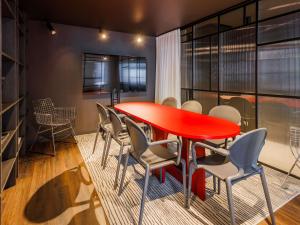 ibis Styles Tallinn的休息区