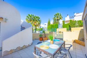 Afbeelding uit fotogalerij van Bungalow Salud - PlusHolidays in Calpe +39 foto's