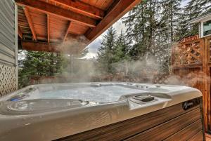 朱诺Inviting Alaska Apartment with Mountain Views & Easy Trail Access near Downtown Juneau的相册照片