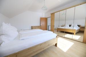 Imagen de la galería de Gemütliche Wohnung im Zentrum Top 3, en Zeltweg