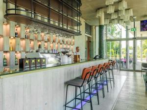 Salon ili bar u objektu Mercure Tallinn