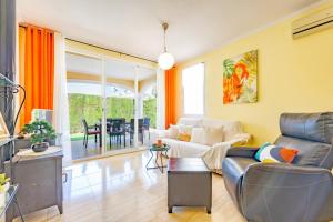 Posedenie v ubytovaní Bungalow Rosa - PlusHolidays