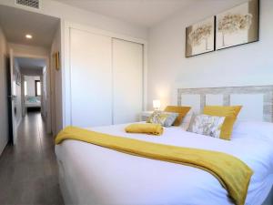 Postel nebo postele na pokoji v ubytování Encantador apartamento con piscina y jardín a 200m de la playa, San Juan de los Terreros - ES-376-20 + 27 fotografií