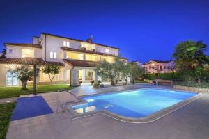 Bazén v ubytovaní Apartments in Porec - Istrien 36949 alebo v jeho blízkosti