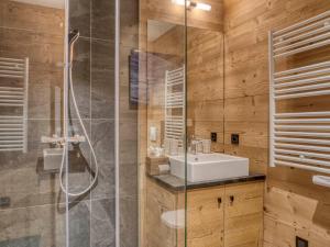 Koupelna v ubytování Appartement confort 3 ch, Megève centre, pour 8 pers - FR-1-453-100