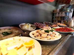 Comida no hotel ou em algum lugar perto
